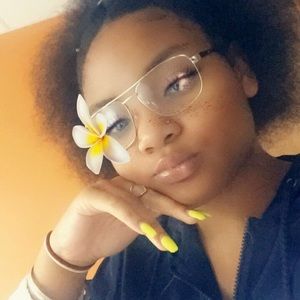 Meet your Posher, Shayla